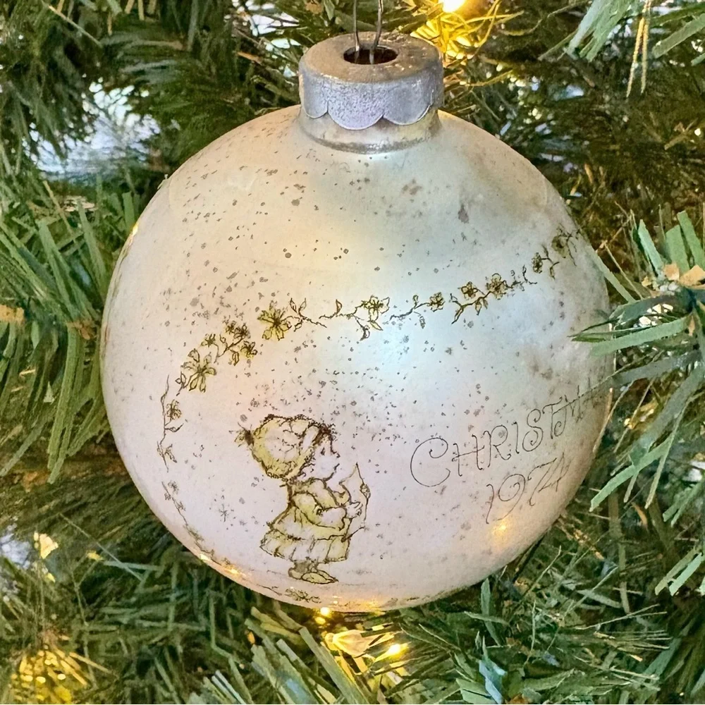 VTG Hallmark Mary Hamilton Glass Ball Christmas Carolers Ornament 1974 Holiday
